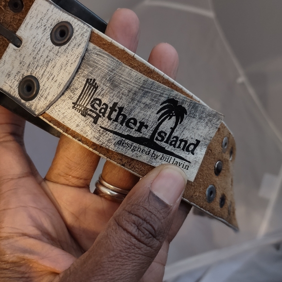 Y2K Distressed White Leather Studded Belt - Picture 7 of 9